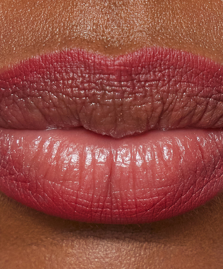 | desc: | text: light Lip Sculpt in shade Red