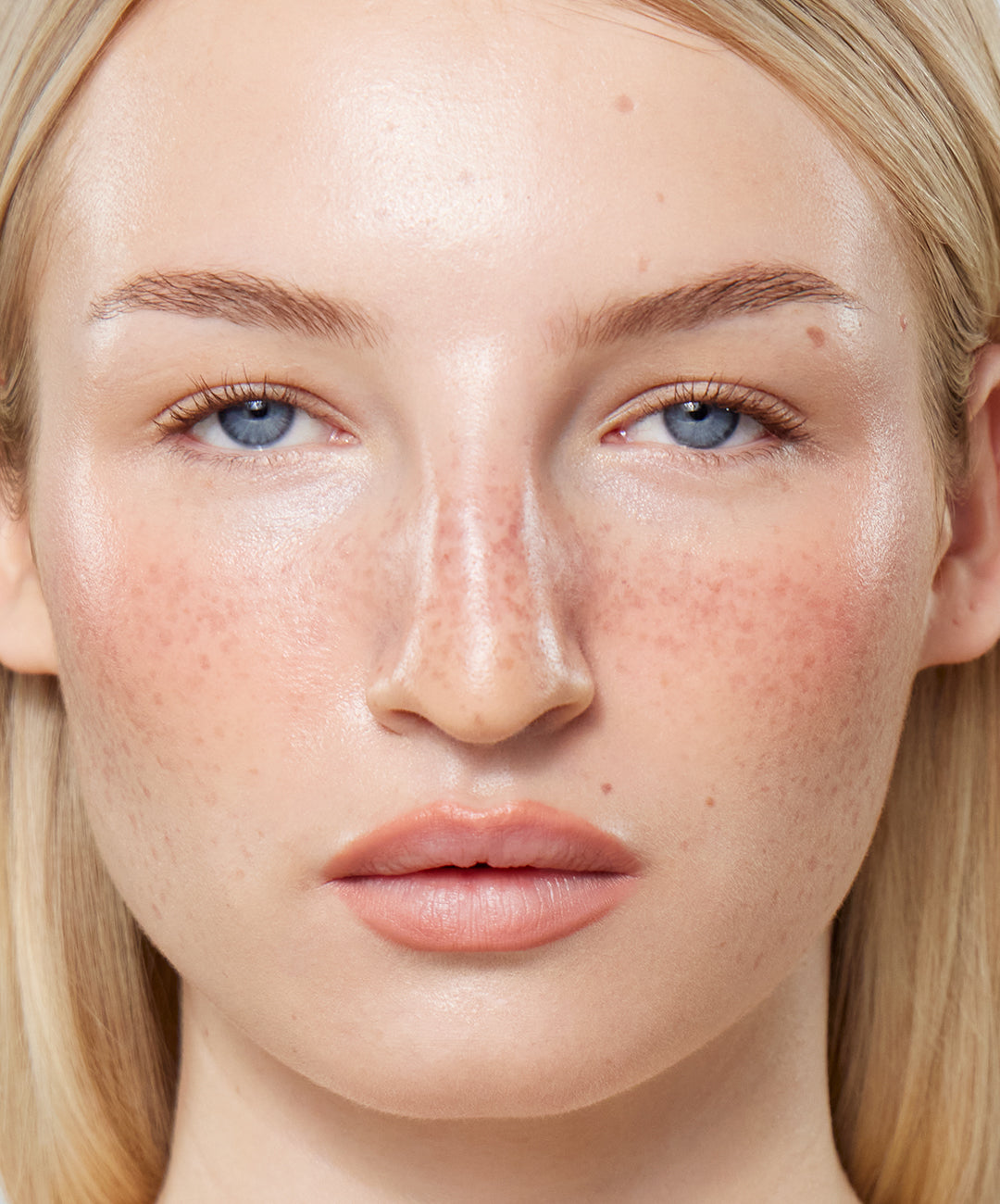 | desc: Model wears Lip Sculpt in Oat