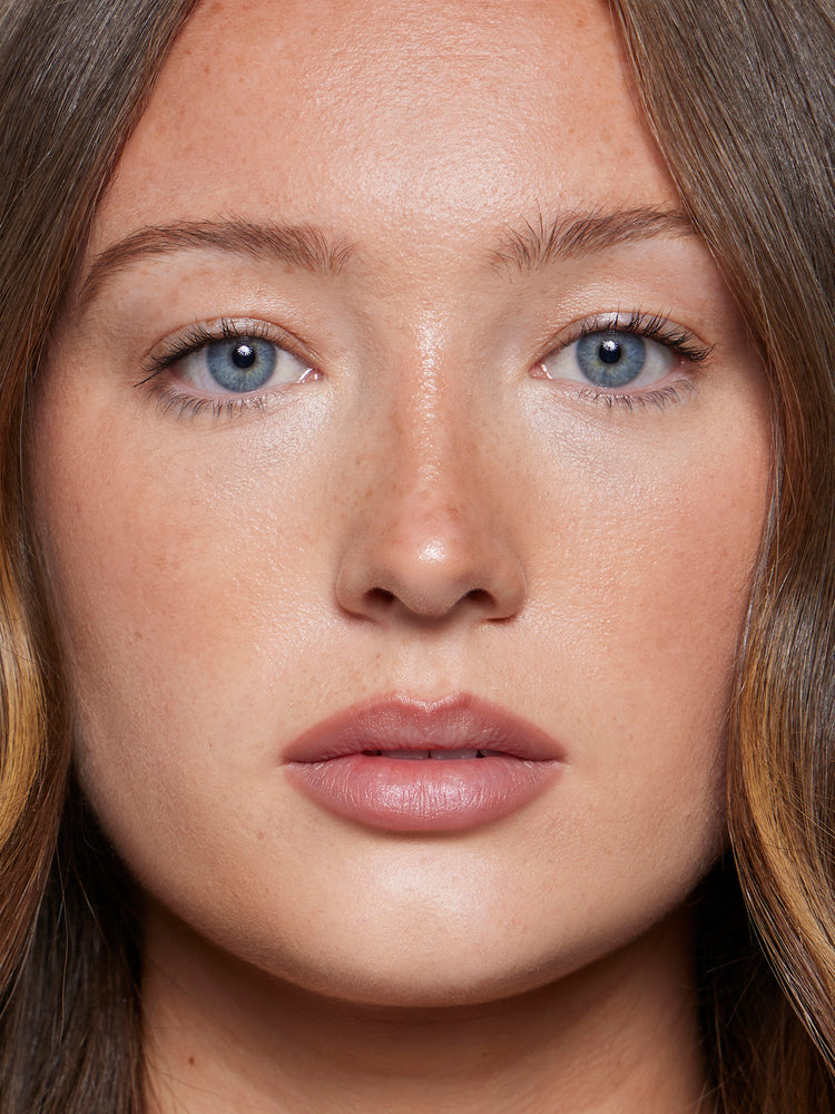 Grace wears Blur Liner in shade Opal